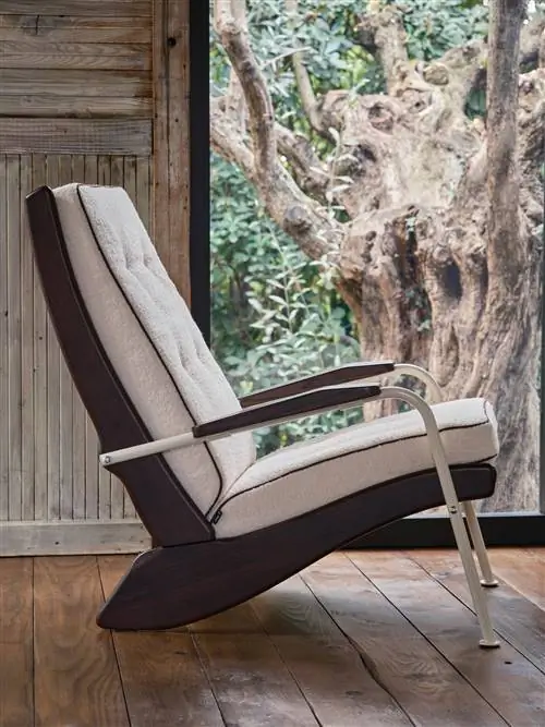 Кресло Fauteuil Kangourou цвета Blanc Colombe