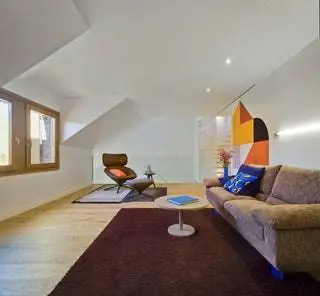 Цель реформы заключалась в том, чтобы предложить универсальный дом с различными средами в дневной зоне, что позволяет…