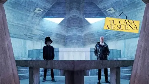 Pet Shop Boys сфотографирован в украшении BRUTALISM