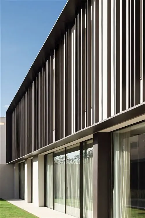 Самый красивый дом в Альбасете играет с солнцем 365 дней в году