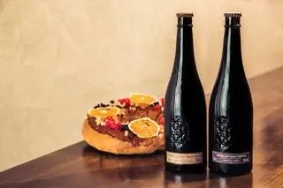 специальное издание пива alhambra и roscón