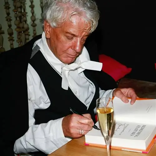 ЛОНДОН, АНГЛИЯ, НОЯБРЬ 05. Ники Хаслам на вечеринке по случаю презентации своей автобиографии «Искупление возможностей» в… ЛОНДОН, АНГЛИЯ, НОЯБРЬ 05. Ники Хаслам на вечеринке по случаю презентации своей автобиографии «Искупление возможностей» в…