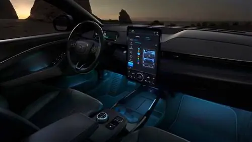 Футуристический дизайн салона Mustang MachE