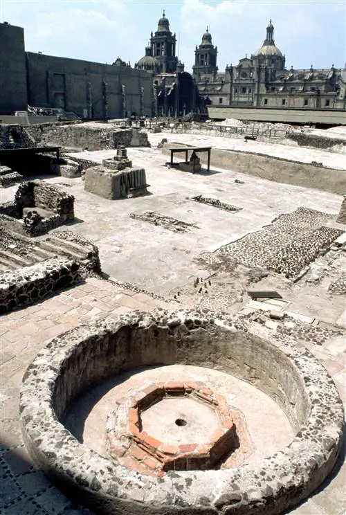 Templo Mayor в археологических руинах Мексики