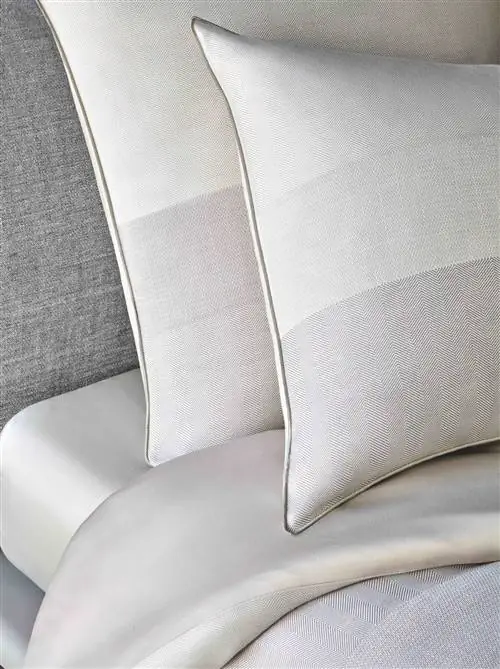 Атлас и трикотаж LUXURY из тканей от BOSS HOME