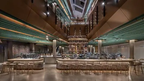 В Чикаго открылся самый большой в мире STARBUCKS