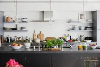 В Zara Home они определяют свою эстетику как утонченную и нетрадиционную, которая порождает инновационные пространства, которые сливаются…