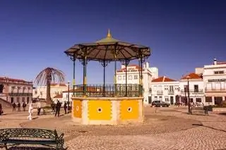 Город Назар числится в календаре лучших серферов и является обязательной остановкой на чемпионате мира из-за его…