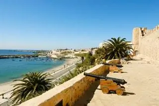 Синиш - это город, где родился мореплаватель и исследователь Васко де Гама, что очень ясно видно из статуи, которая там…