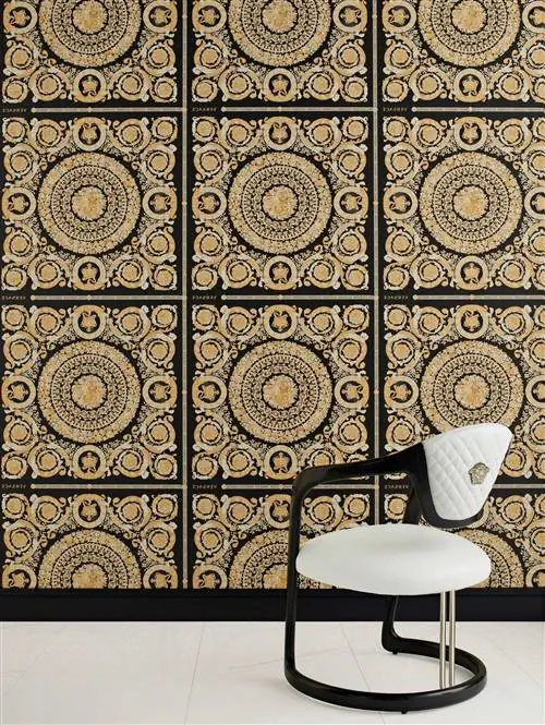 Превратите свой дом в особняк VERSACE с новыми ОБОЯМИ