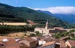 Объявлен ЮНЕСКО объектом Всемирного наследия как колыбель кастильского, романского монастыря 10-го и…