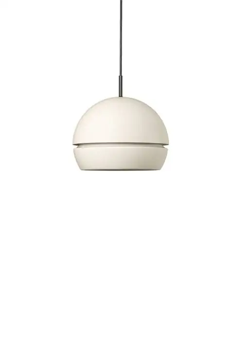 белая полусферическая подвесная лампа