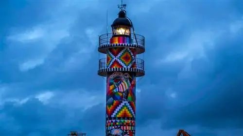В СПОР о маяке вмешался художник OKUDA
