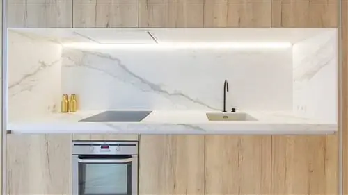 Вуд - главный герой этих кухонь от Сантоса