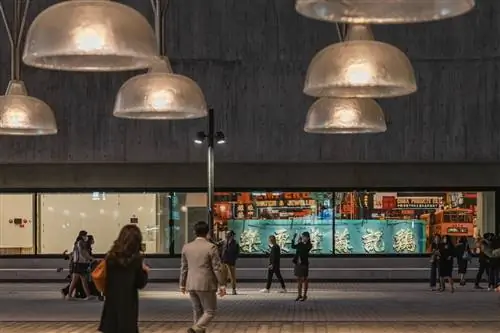вестибюль музейные лампы на черном фоне Herzog de Meuron