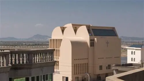 Бруталистская церковь в КИТАЕ