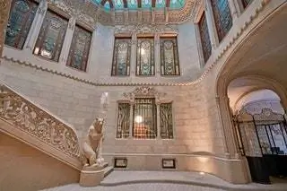 Вестибюль двух основных резиденций Casa Burs