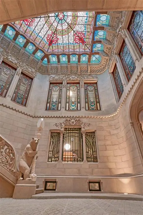 Задача украшения дома CASA BURÉS в Барселоне