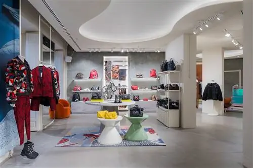 Desigual открывает магазин в Мадриде с магией Пепо Морено на стенах