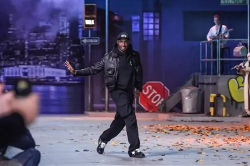 Вирджил Абло на показе мужской одежды Louis Vuitton FallWinter 2019-2020