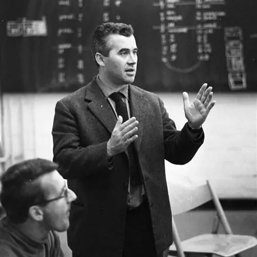 Дизайнер ведет занятия в Ульмской школе в 1955 году