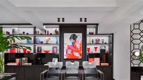 ПАРИКМАХЕРСКАЯ для любителей ДИЗАЙНА ИНТЕРЬЕРА в Мадриде