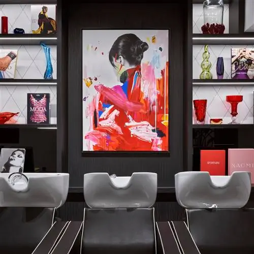 ПАРИКМАХЕРСКАЯ для любителей ДИЗАЙНА ИНТЕРЬЕРА в Мадриде