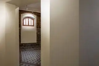 «Luis Vidal arquitectos» восстановил 80 частей оригинального здания в качестве гидравлических полов изображения