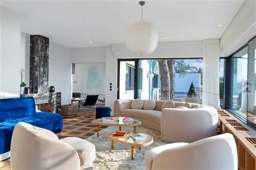 Очень ШВЕЙЦАРСКАЯ вилла с оттенком Индии МАХДАВИ