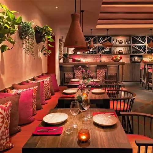 Средиземноморский воздух доминирует в гастрономических пространствах отеля