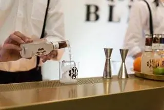 Такими действиями линейка смесителей Royal Bliss решила объединить искусство и…