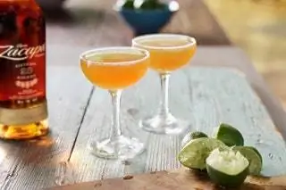 Для его выдержки используется система Solera, оставляющая ром в бочках из-под виски, коньяка или хереса, которые…