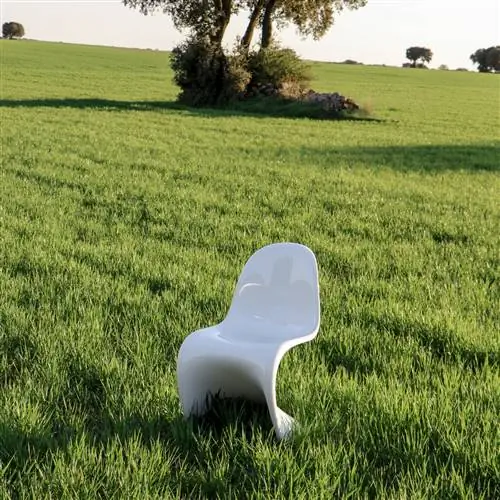 Что такое кресло, как Panton, делает в таком месте?