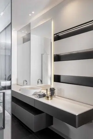 Встроенная полка - тоже модель Антониолупи, модель Умбра из его коллекции