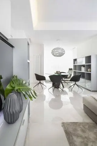 Тумба под телевизор - это модель Cortesía Home от Rimadesio с тинтановым покрытием. Ковер выпущен ограниченным тиражом и…