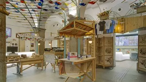 Мадрид открывает магазин SOUVENIRS и информационный пункт на PLAZA MAYOR