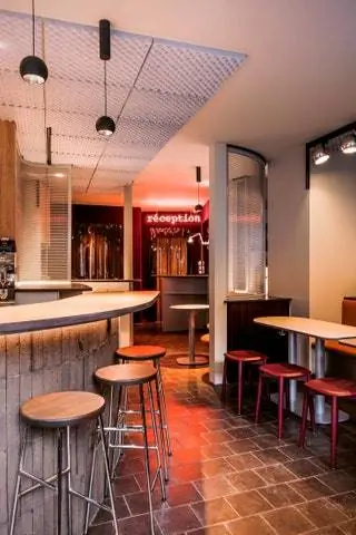 Гастрономическое предложение дополняет кафетерий-ресторан Bob's Juice Bar, где меню подписано Марком…