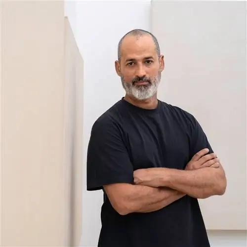 Портрет художника Марко А. Кастильо