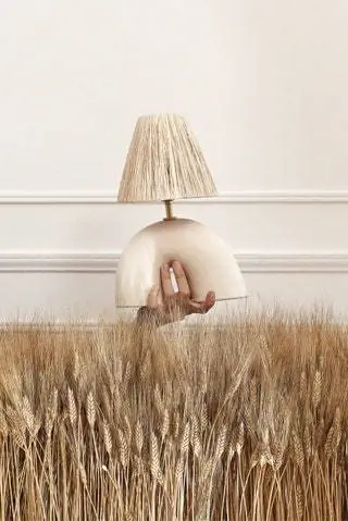Среди моря шипов, собранных Натальей Гальвн из Studio Floral в новой штаб-квартире барселонской галереи Il lacions…