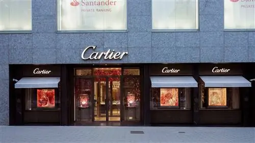 Витрины магазинов Cartier в Барселоне