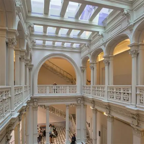 Галата подскочила