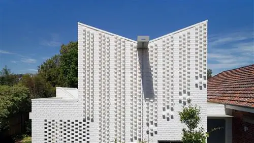 ВОДА, кирпичи и СВЕТ в Cascade House