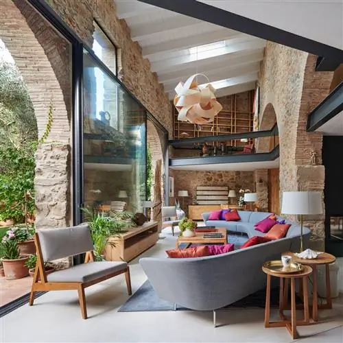 От PAJAR к сияющей архитектурной жемчужине в L'EMPORDÀ