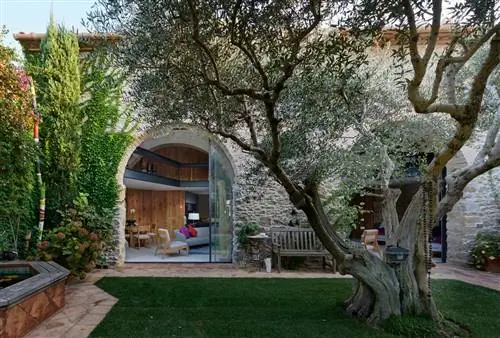 От PAJAR к сияющей архитектурной жемчужине в L'EMPORDÀ