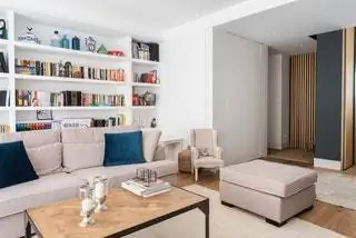 Ферма, на которой расположена квартира, спроектирована представительным архитектором 60-х годов, а все помещения общего пользования…