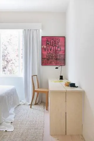 В детской спальне стол от Дэниела Чинга из агентства Un titled Design Agency, стул от Джаспера…