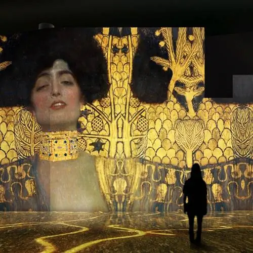 Самый известный поцелуй в искусстве прибывает в Валенсию