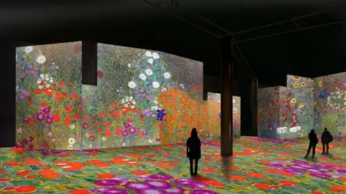 Самый известный поцелуй в искусстве прибывает в Валенсию