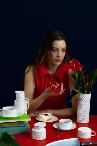 Чашки и кофейный сервиз Portomarinico, вдохновленный выступами храма Сан-Хуан-де-Портомарин, расположенного всего в…