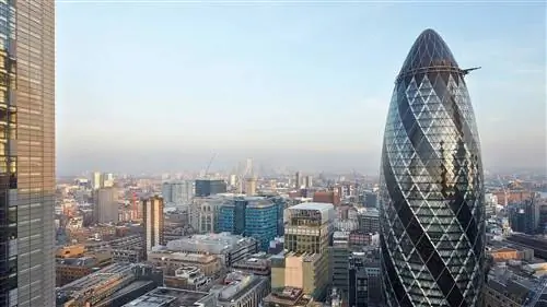 10 самых зрелищных проектов Нормана Фостера
